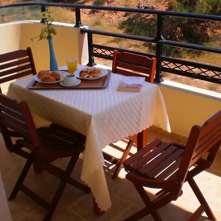 Sunny * Makrýgialos