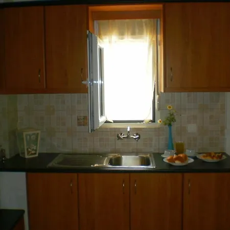 Sunny Daire Makrýgialos
