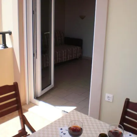 Sunny Daire Makrýgialos